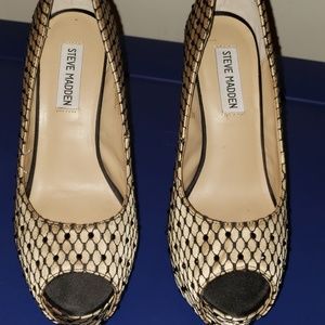 Open toe platform heels